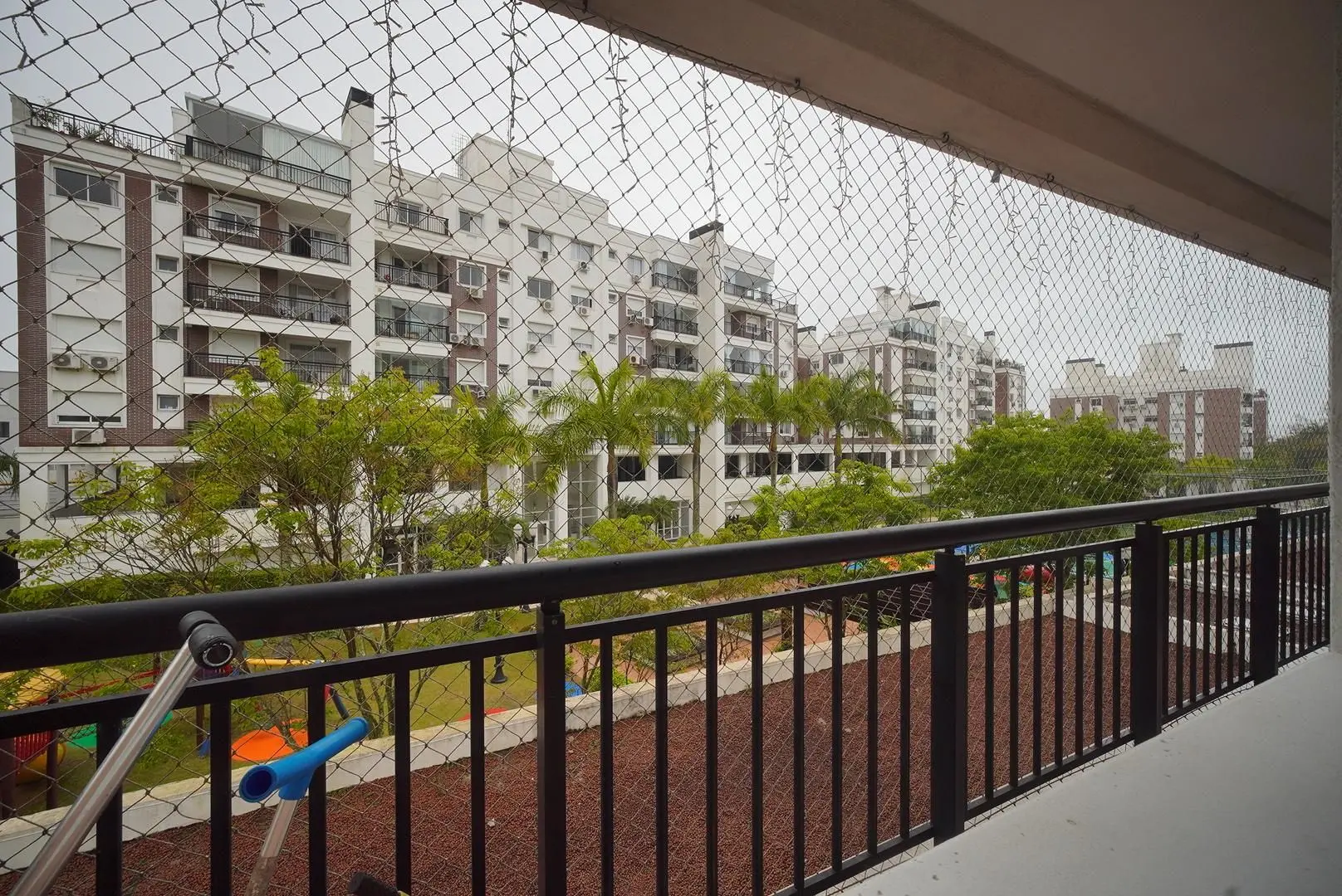 Furnished apartment, 100 m², with a grill on the balcony — photo 31
