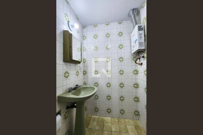 2-bedroom apartment in a building with a pool — photo 34