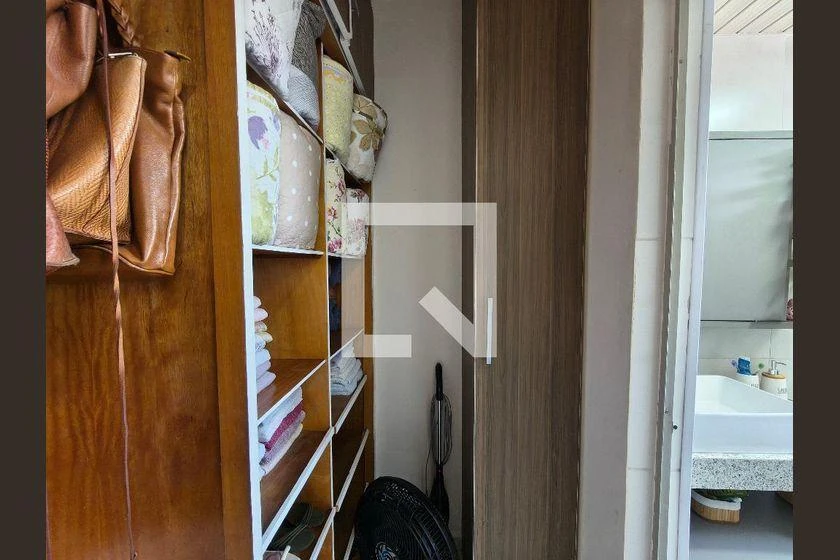 358 m² rental house with 2 bedrooms, suite and balcony — photo 13