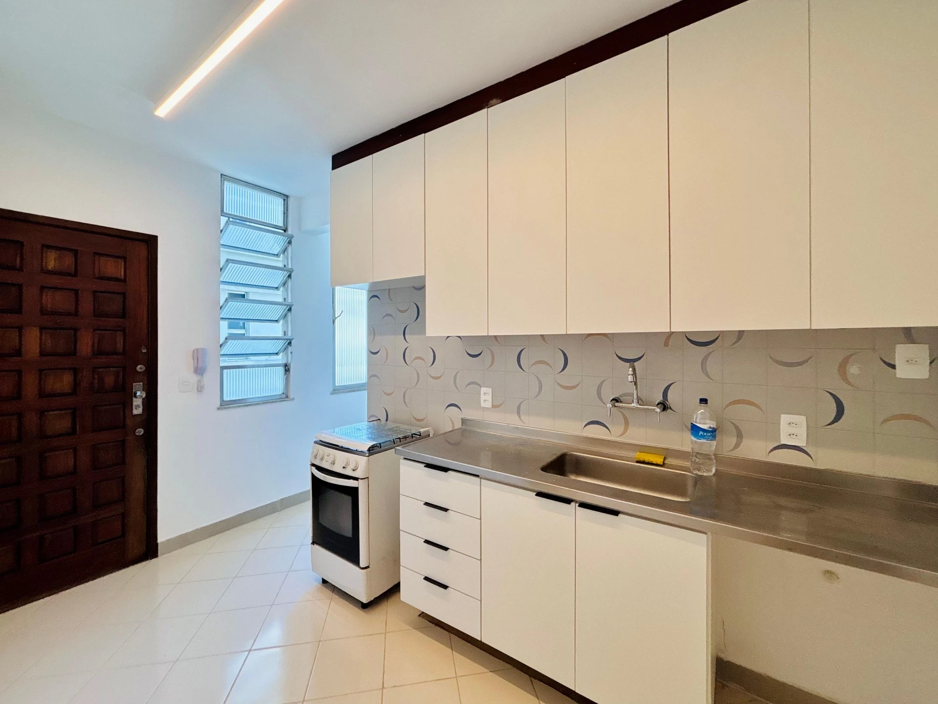 3-bedroom apartment with a mountain view — photo 10