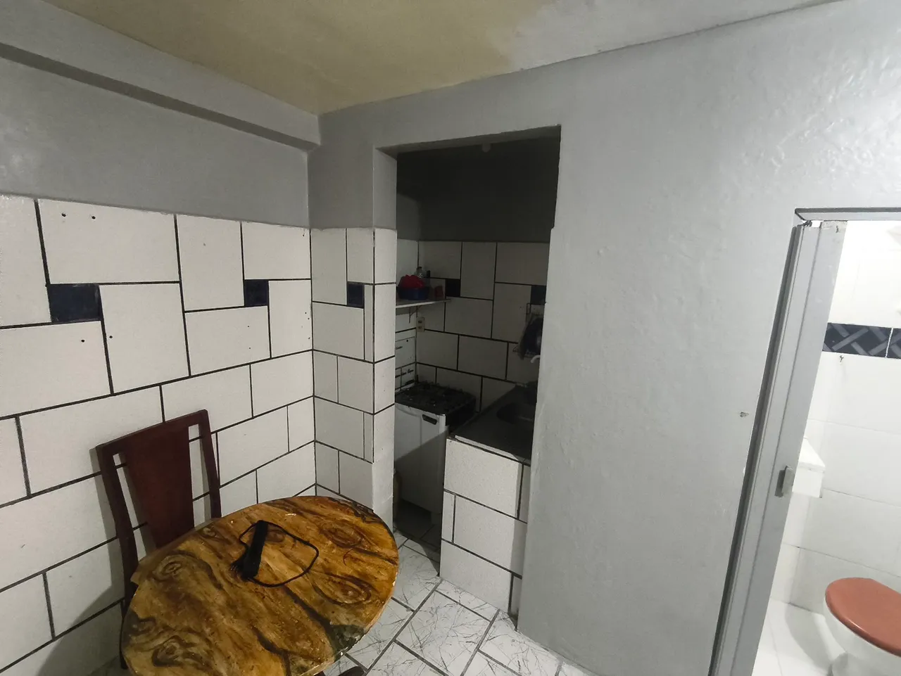 Furnished house with built-in kitchen cabinets