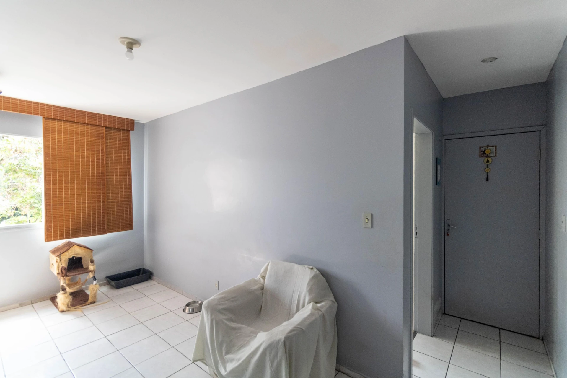 2-bedroom apartment in a building with a gym — photo 8