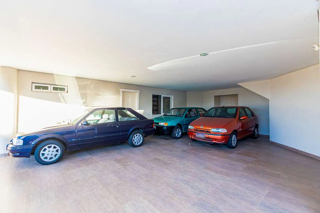 House with 431 m², 4 en-suite bedrooms and private garden — photo 4