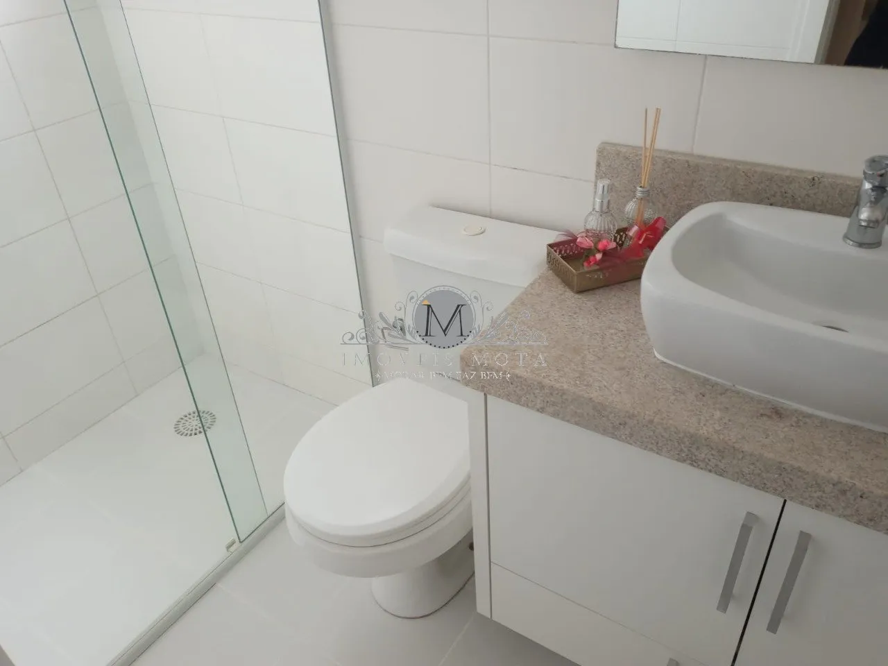 Departamento de 2 dormitorios con balcón cerrado con vidrio — photo 14
