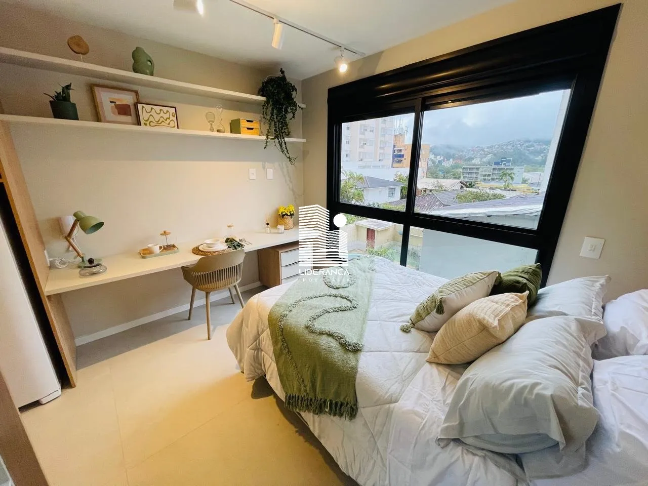 Floor-to-ceiling windows in a one-bedroom apartment, 17 m² — photo 14