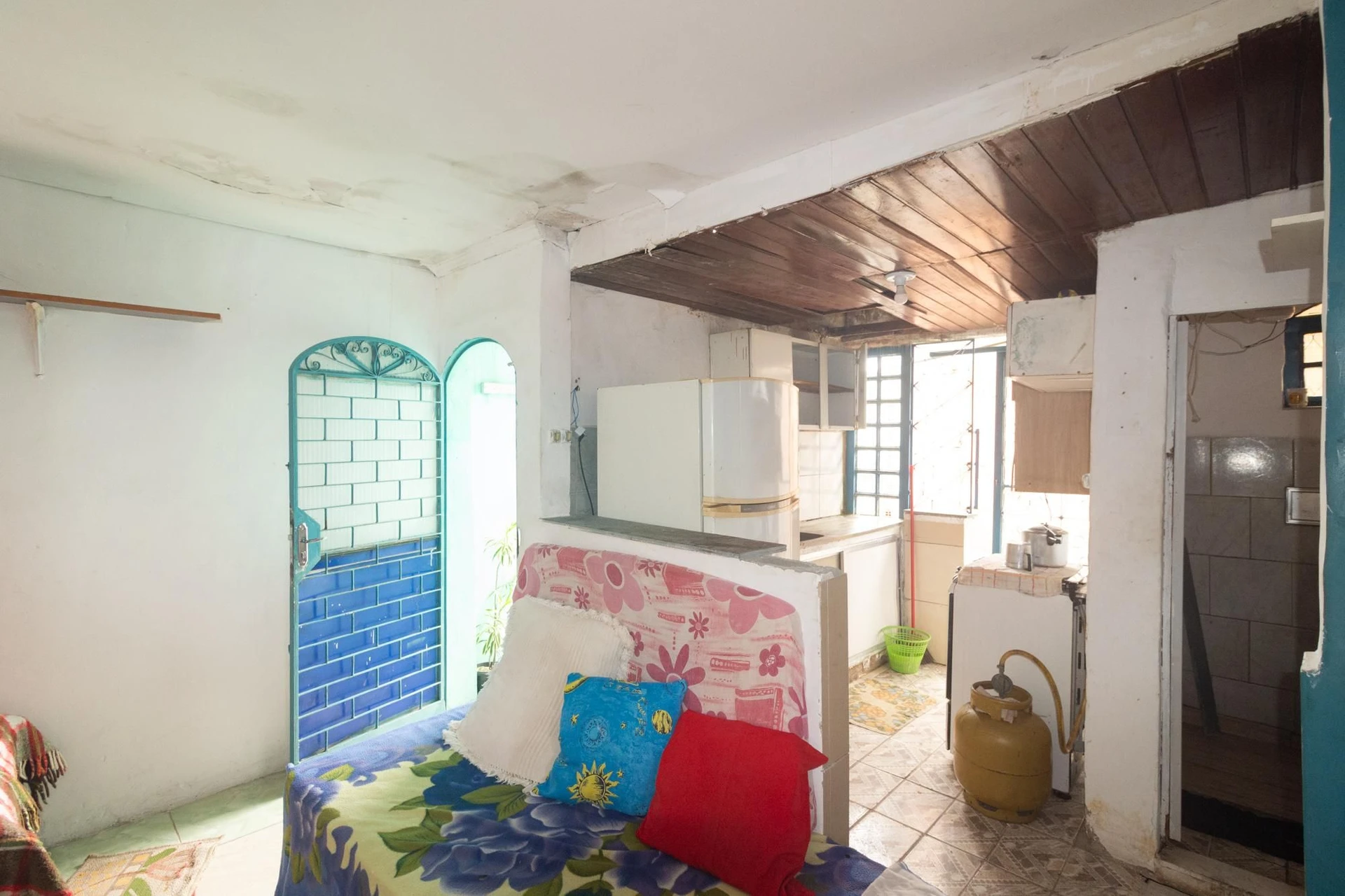 Furnished house with 1 bedroom and a private garden