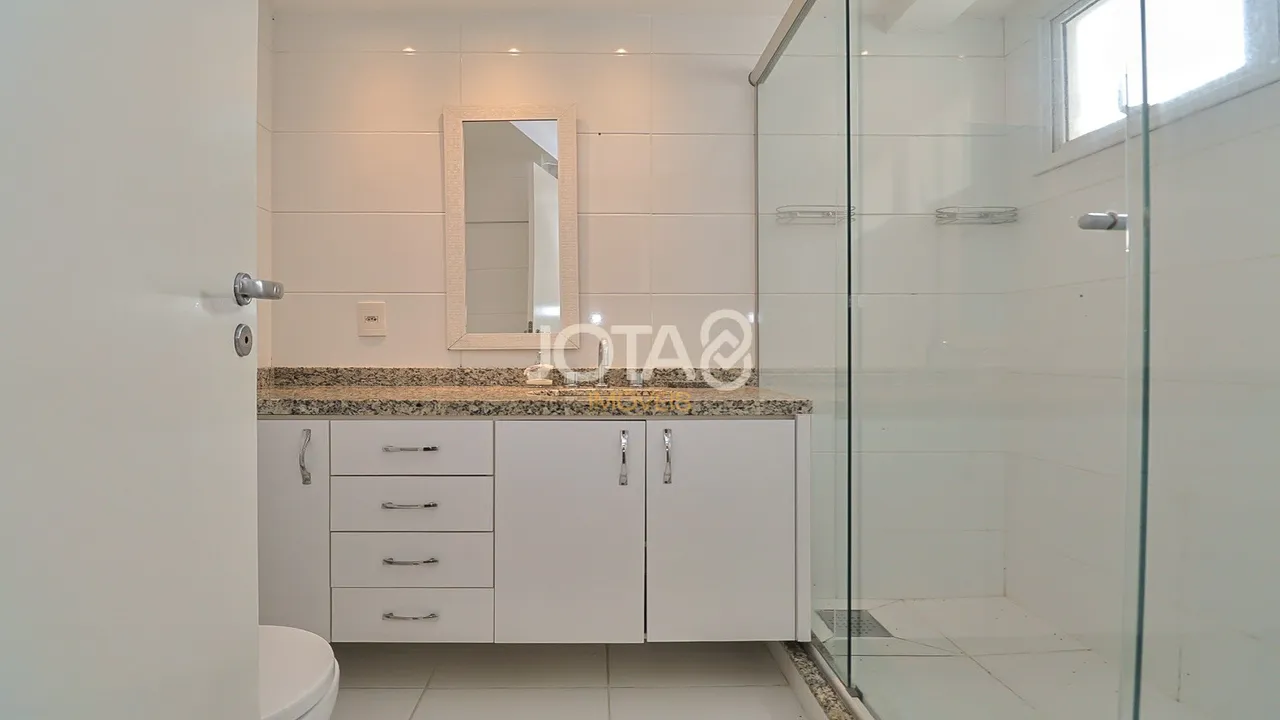 Apartment with 4 bedrooms and a private BBQ — photo 17