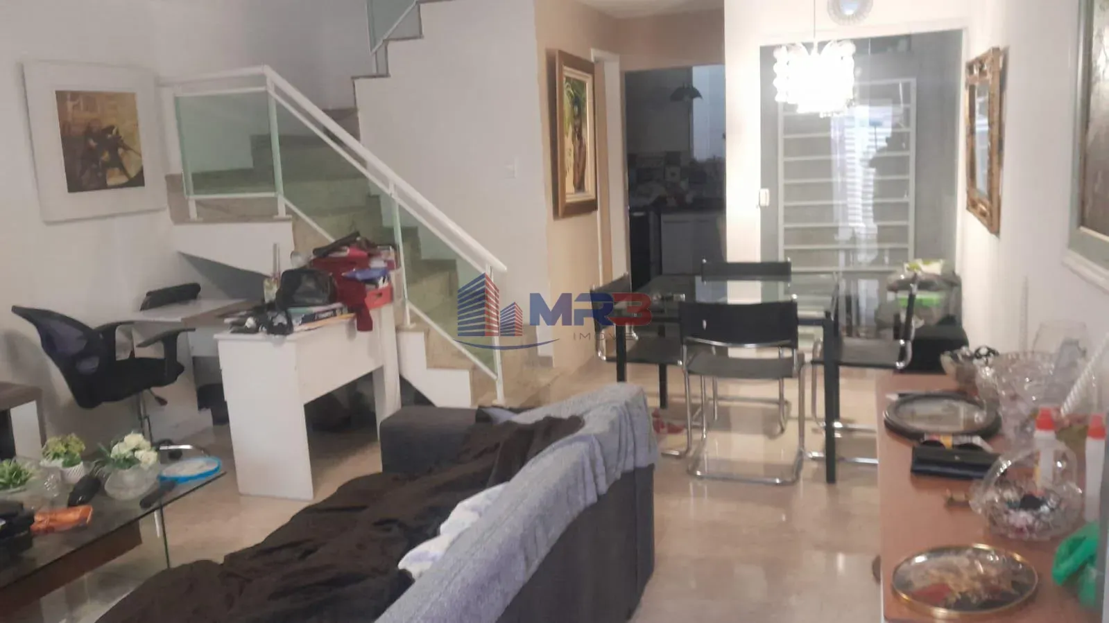 Casa mobiliada de 3 quartos com varanda envidraçada