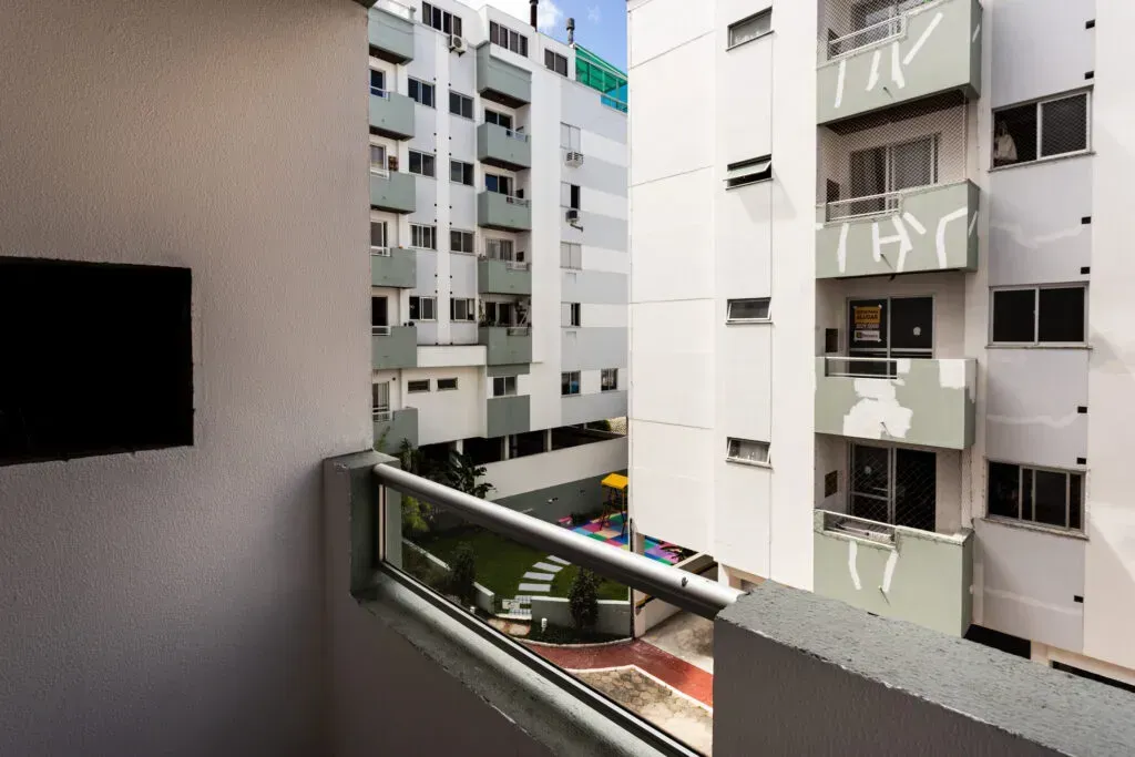 Home office in a one-bedroom apartment — photo 8