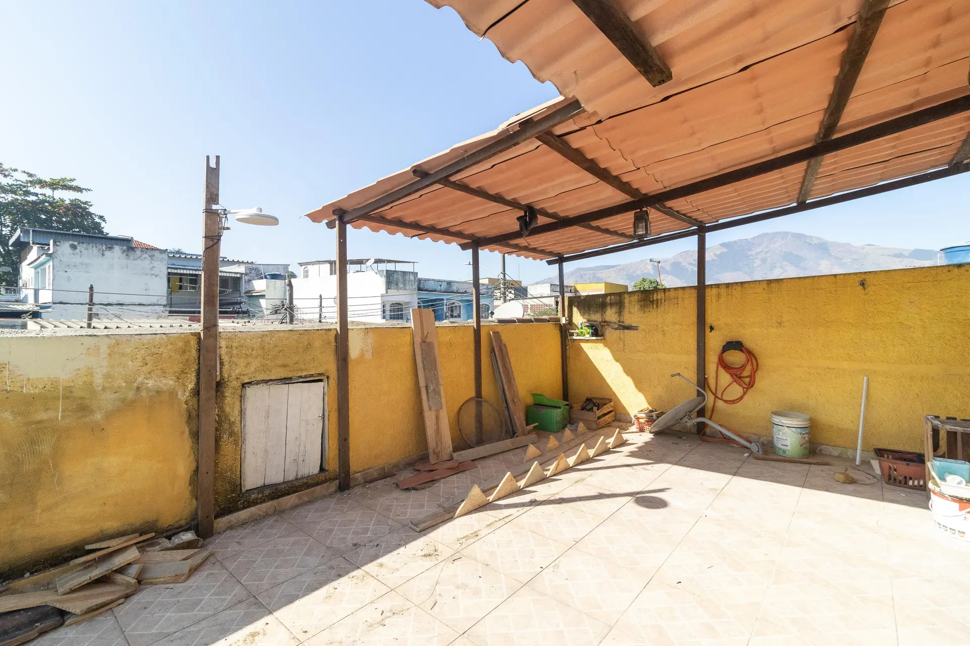 1-bedroom apartment with balcony and private garden