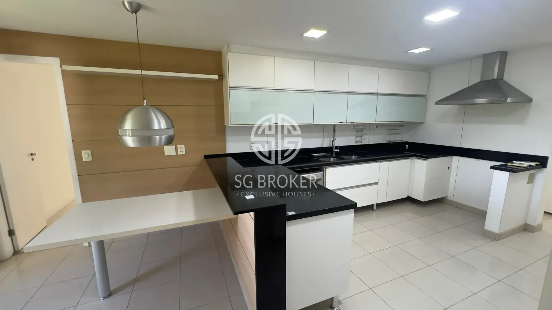 Apartamento com cozinha integrada e 4 dormitórios — photo 16