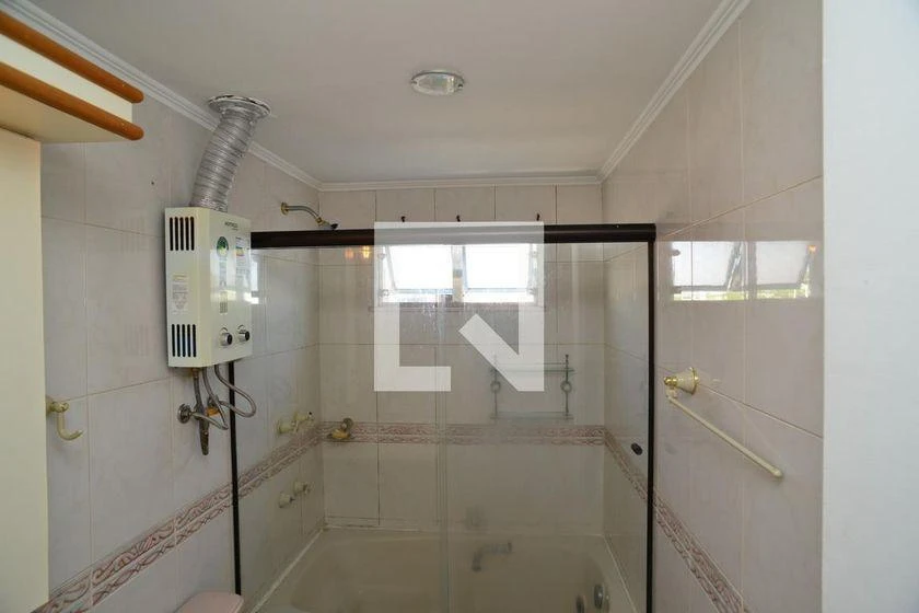 Top-floor rental with 4 bedrooms and 200 m² — photo 41