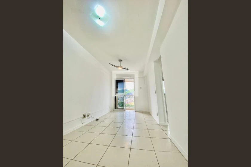 Apartamento de 2 quartos em condomínio com piscina — photo 17