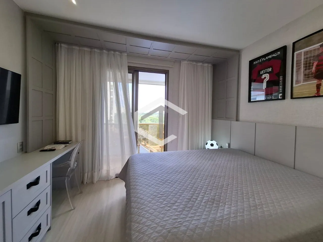 217 m² apartment with a mountain view and a private pool — photo 62