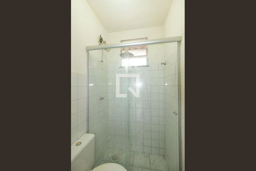 Casa mobiliada com 2 quartos e 1 banheiro