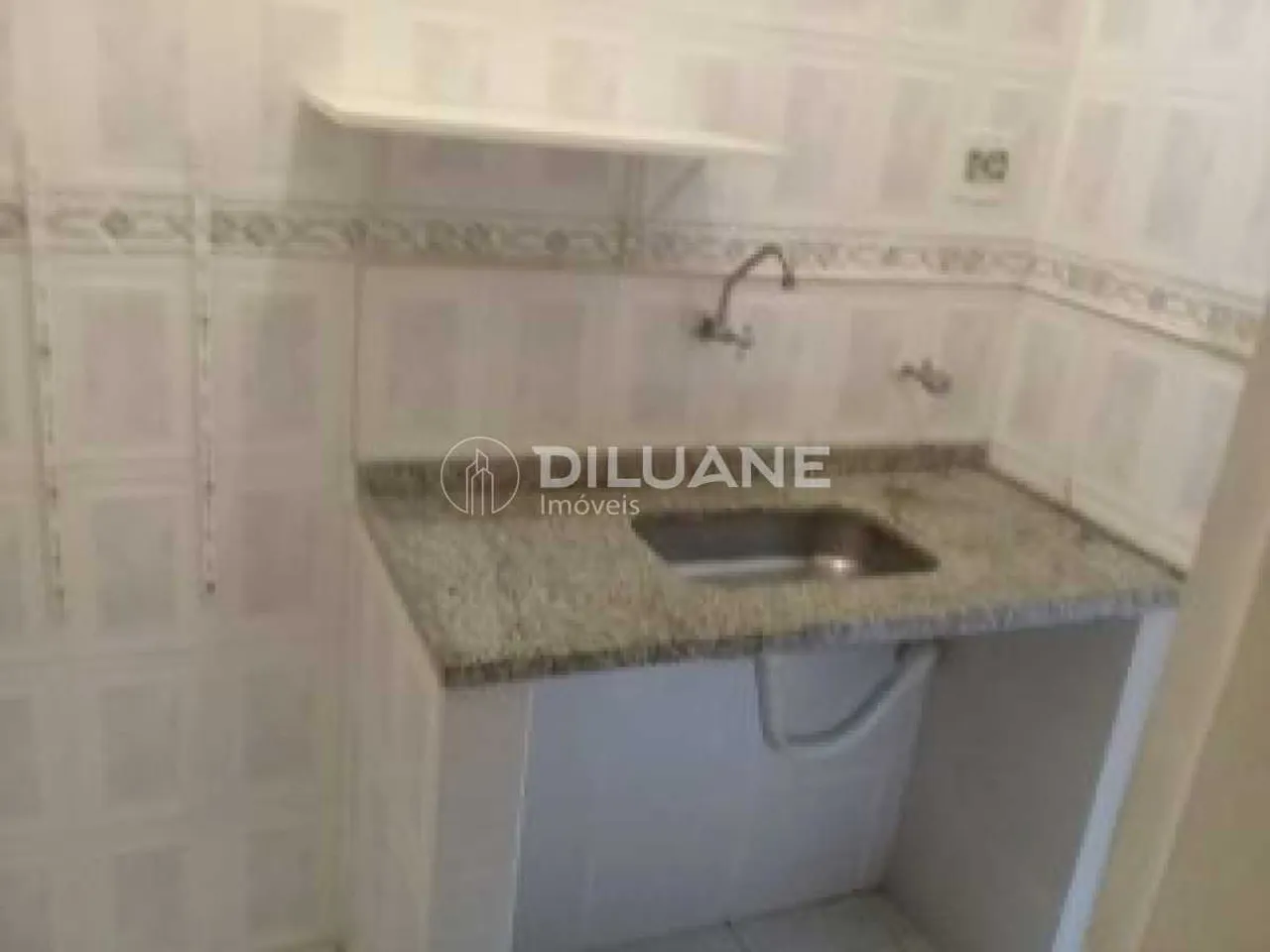 Unfurnished 1-bedroom apartment with 1 bathroom and parking — photo 2