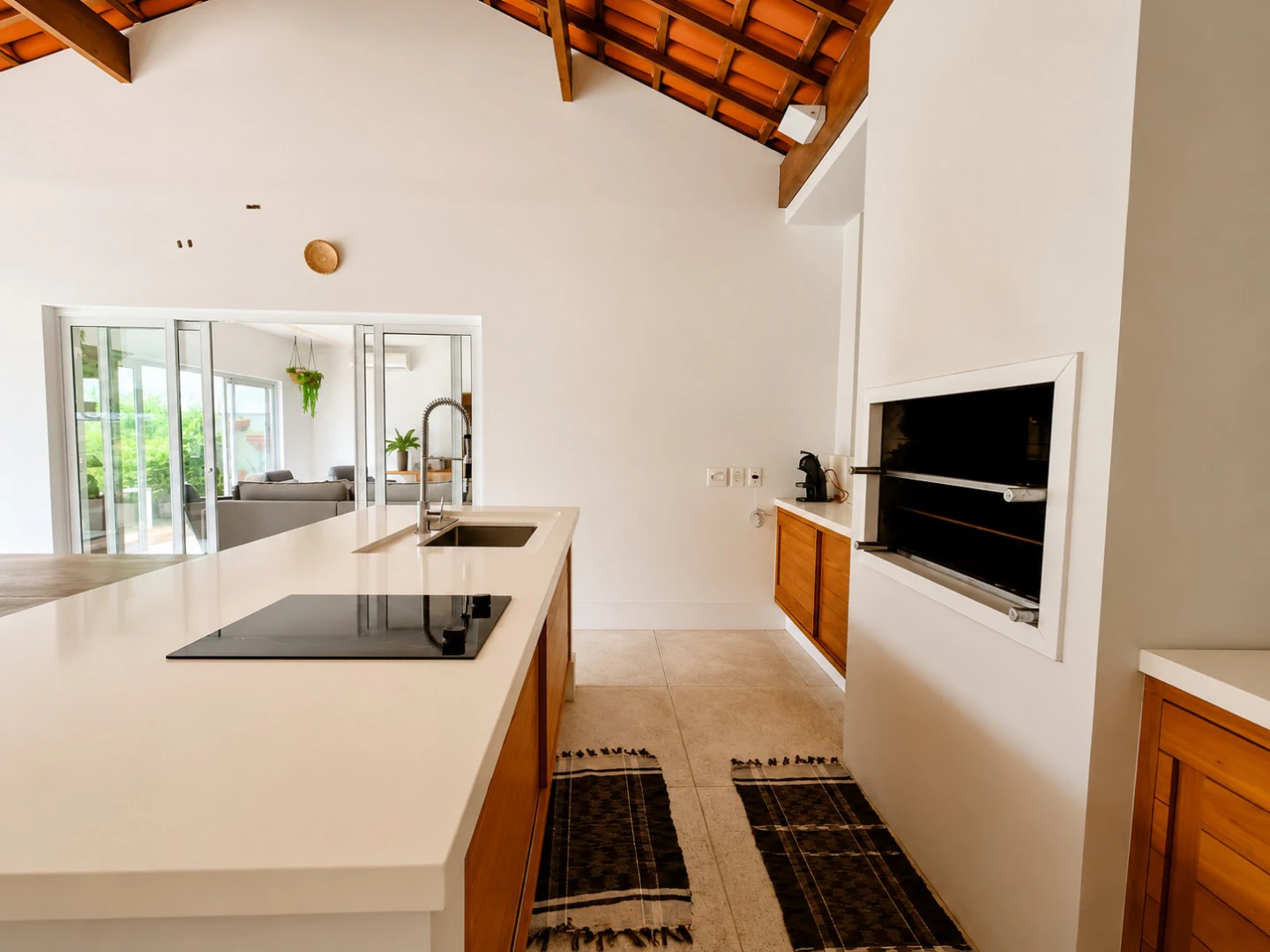 Condominium house with 4 bedrooms and 500 m² — photo 2
