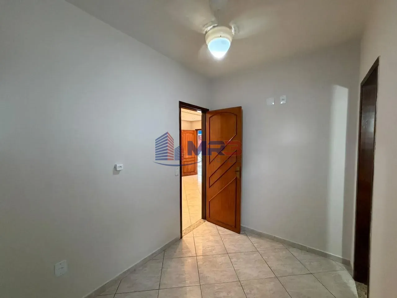 Apartamento de 3 habitaciones con 1 suite, 114 m² y balcón — photo 31