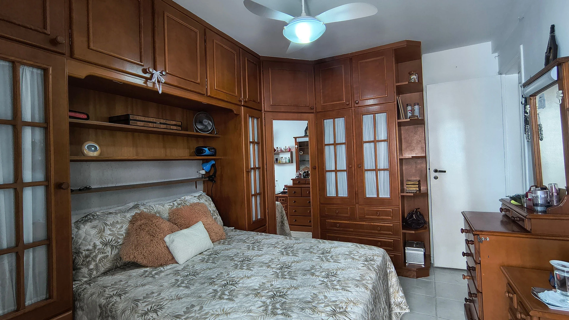 Apartamento mobiliado com mesa de trabalho e 4 quartos — photo 13