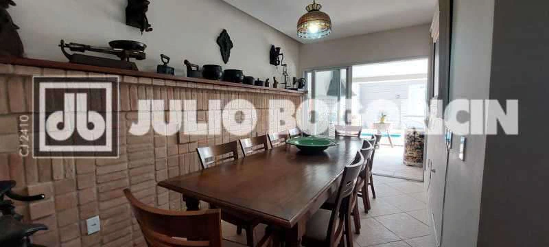 Furnished 324 m² house with 5 bedrooms and 6 bathrooms — photo 11