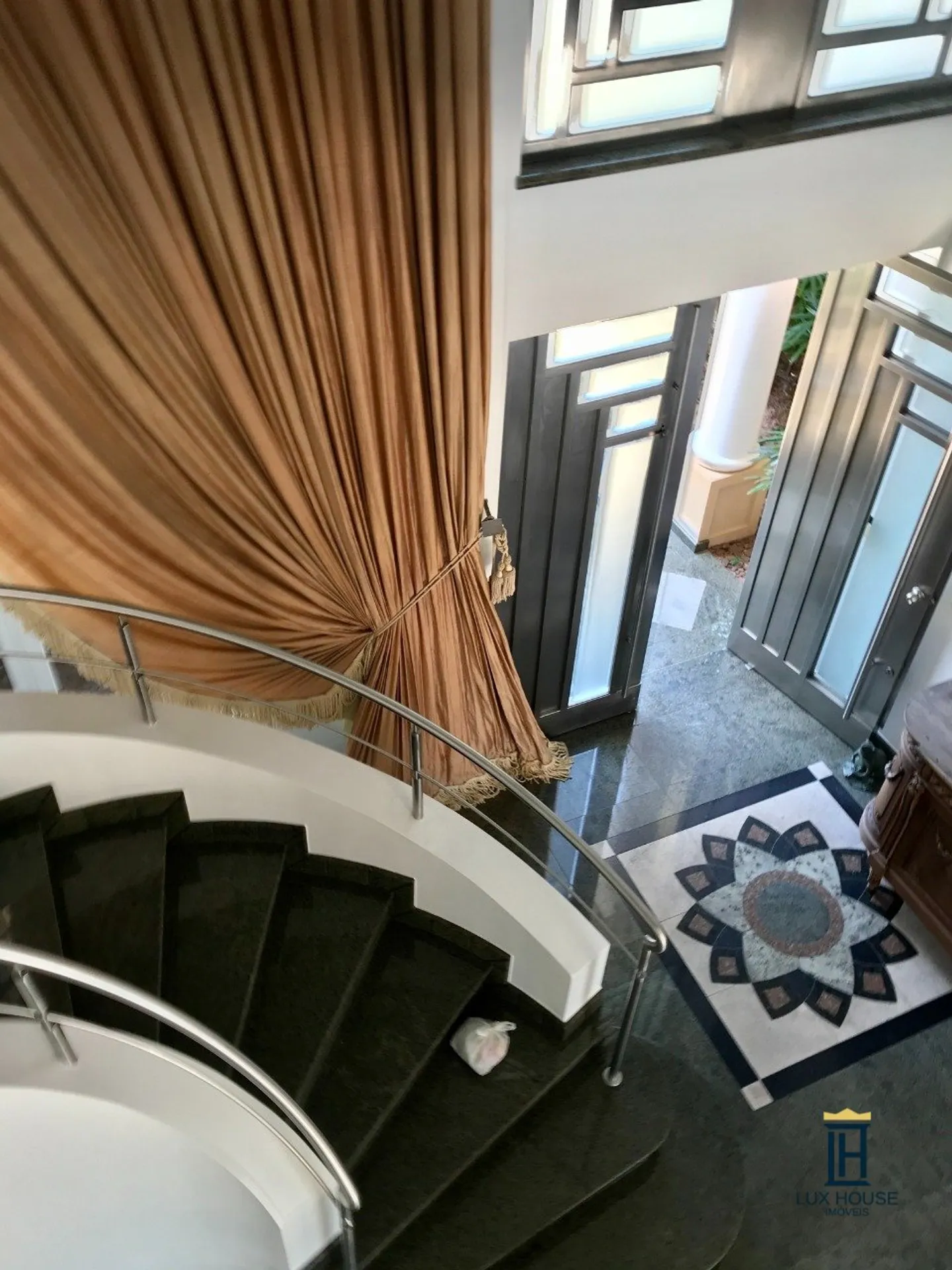 Casa com 6 dormitórios e 5 suítes com fogão a gás — photo 37