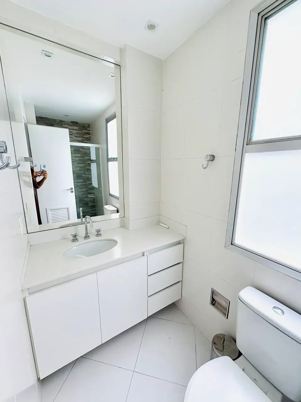 Furnished 1-bedroom apartment with a separate kitchen — photo 13