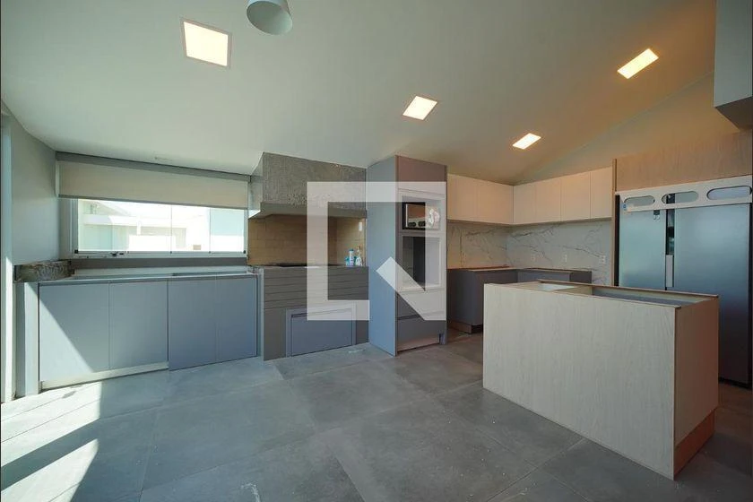 Apartment, 205 m², with a glass-enclosed balcony — photo 2