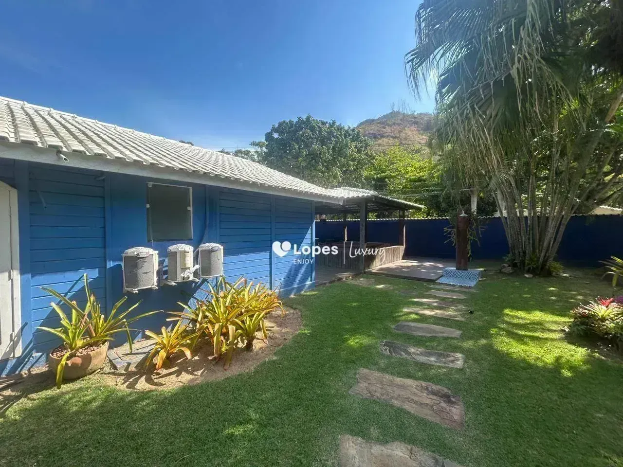 Furnished house with 4 bedrooms and 620 m² — photo 36