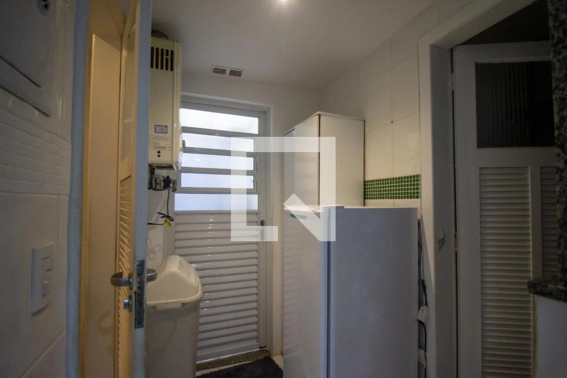 Floor-to-ceiling windows in a 3-bedroom apartment, 119 m² — photo 21