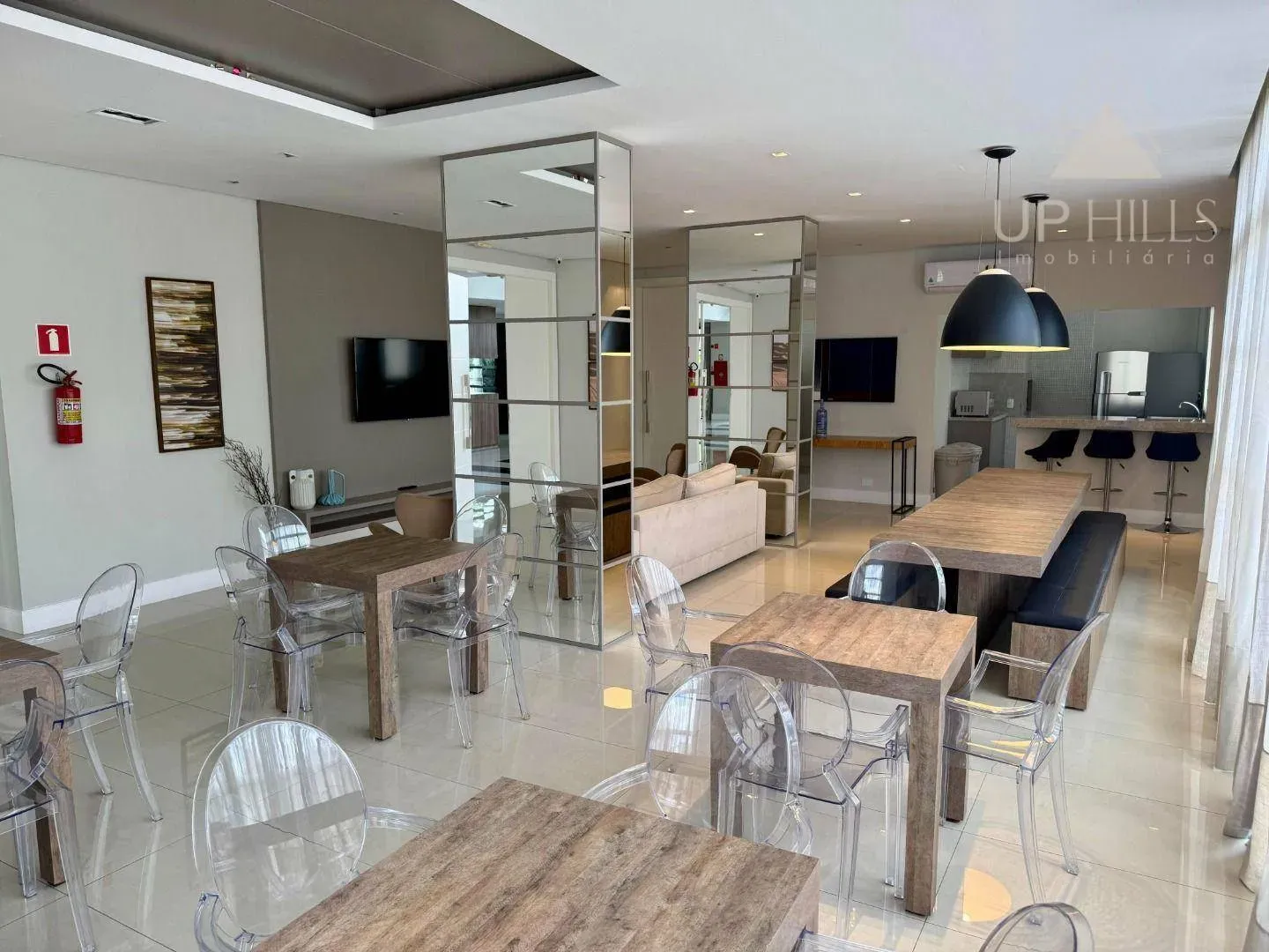 Apartment on the 4th floor with floor-to-ceiling windows — photo 37