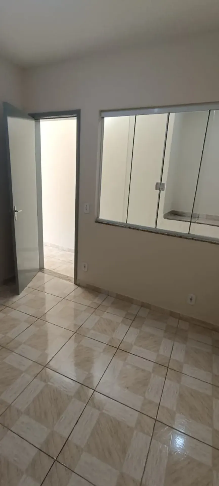 First-floor apartment with 2 bedrooms and balcony