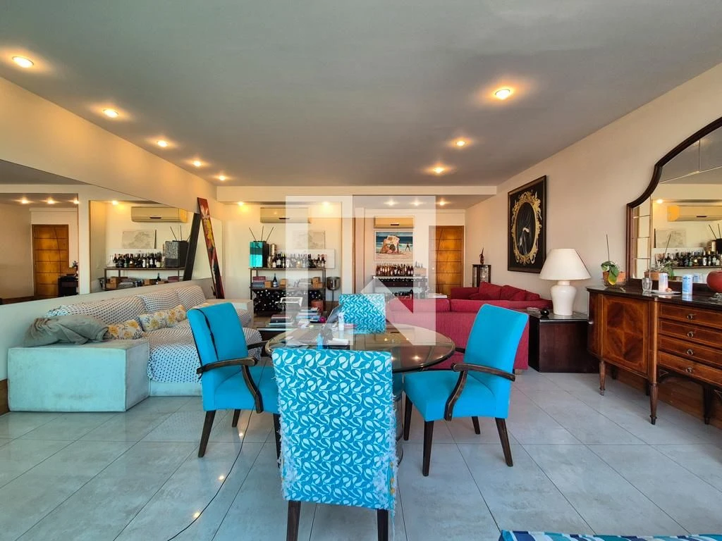 Furnished apartment with 5 en-suite bedrooms and terrace — photo 36