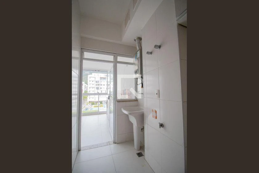 Apartment, 92 m², with a glass-enclosed balcony — photo 40