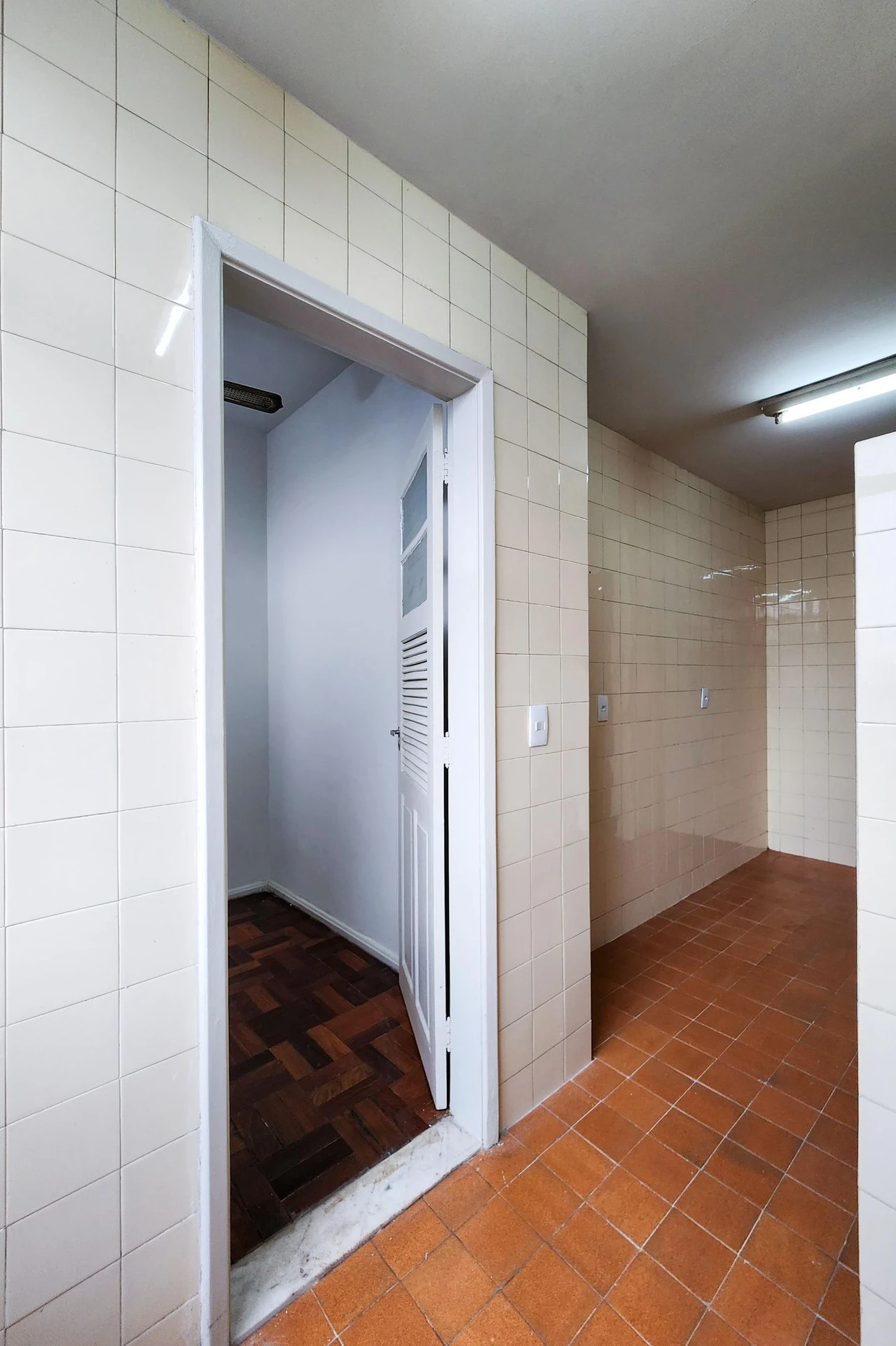 2-bedroom apartment in a building with a pool — photo 21