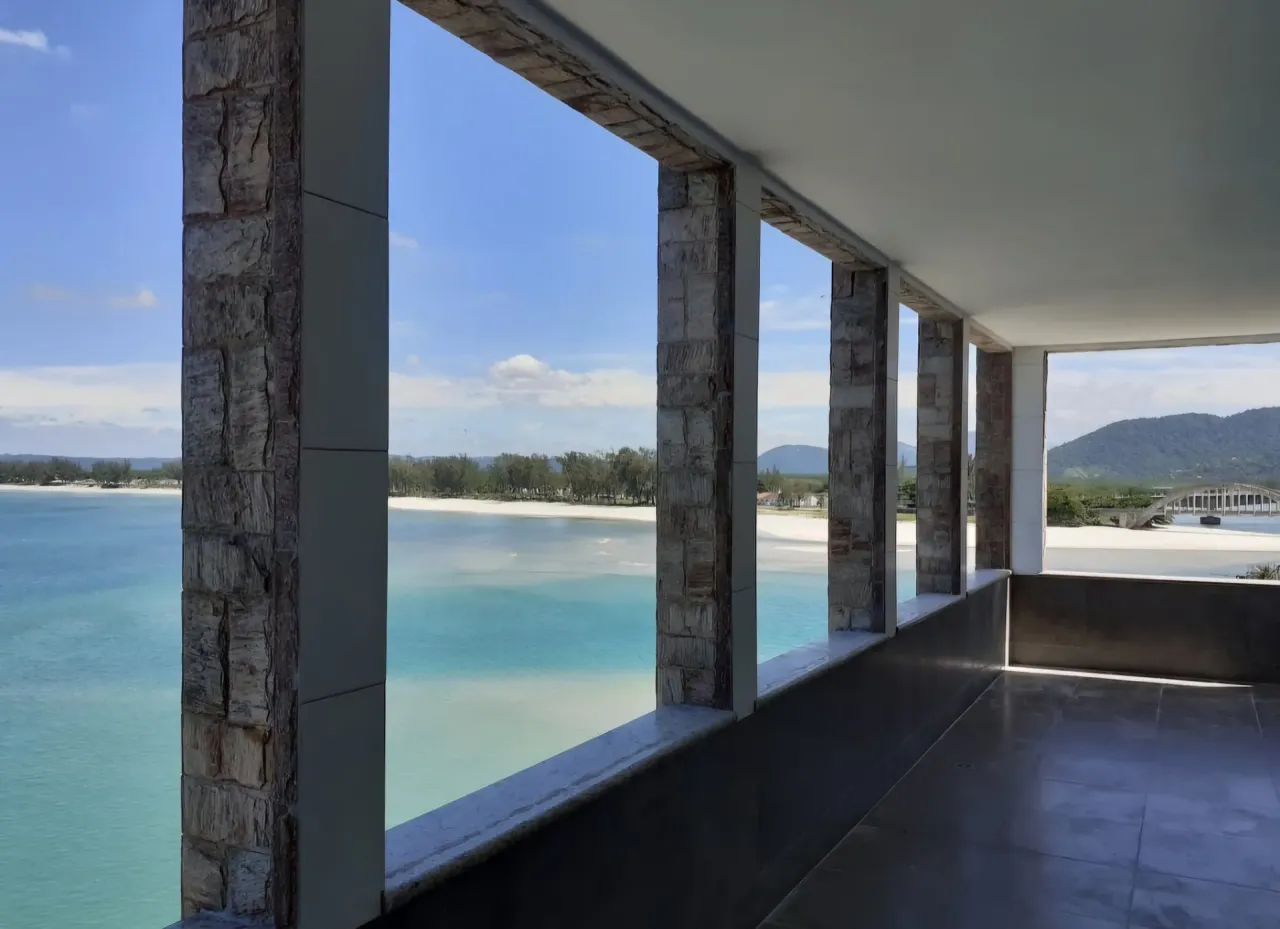 House with 5 bedrooms and 5 bathrooms