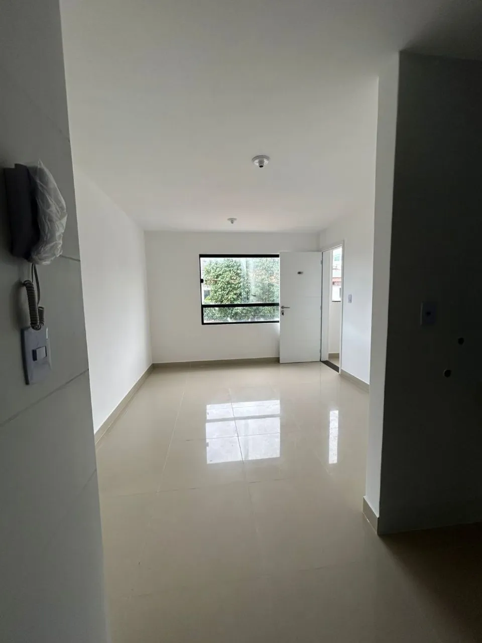 Apartamento con 2 dormitorios y cocina cerrada