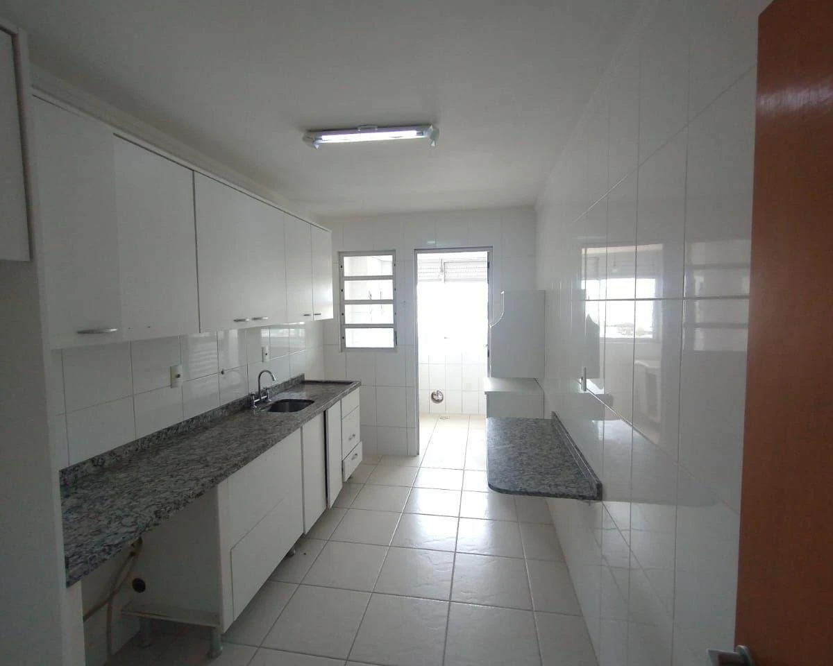 2-bedroom apartment with a home office in Florianópolis — photo 2