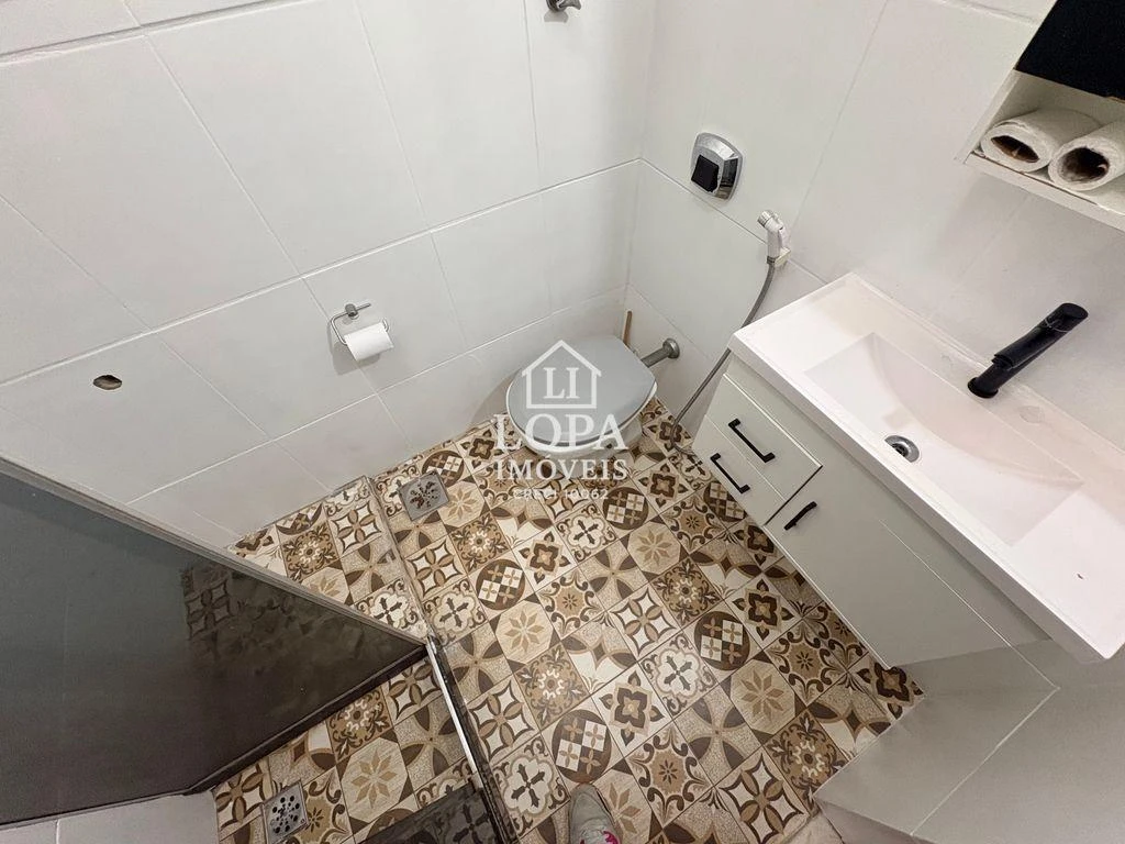 Apartamento com piso de madeira ou laminado, Centro — photo 8