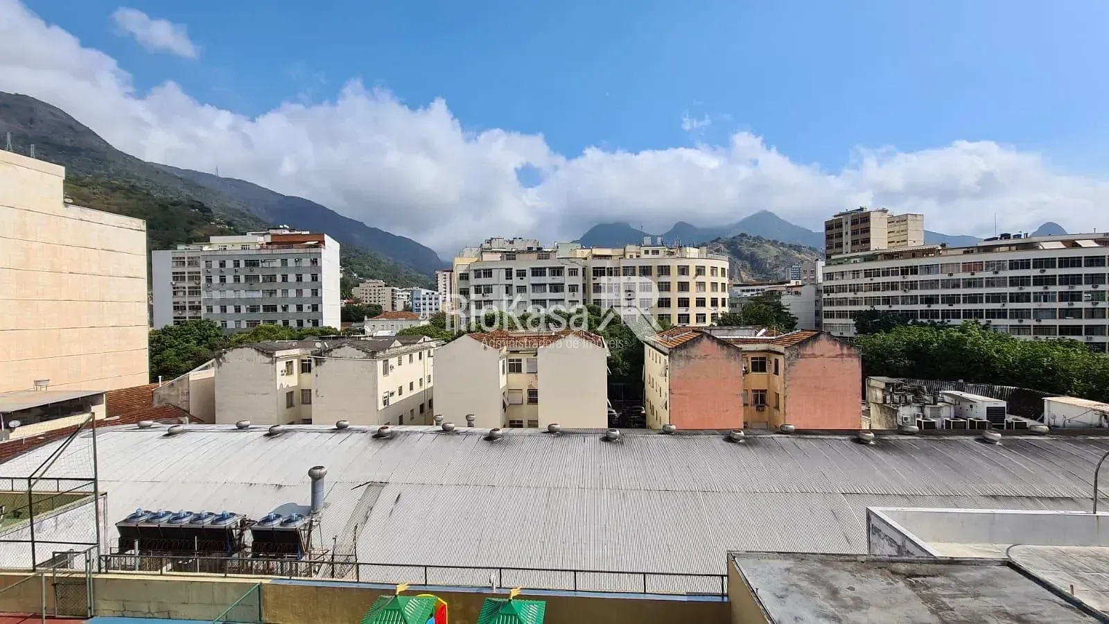 Mountain view in a 2-bedroom apartment, 102 m² — photo 24