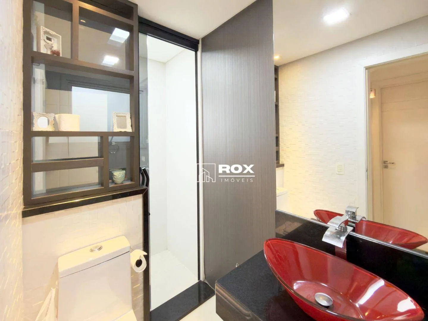 Furnished 322 m² house with 3 bedrooms and private garden — photo 11