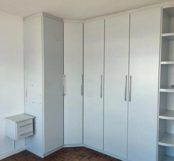 3-bedroom apartment with wood flooring — photo 7