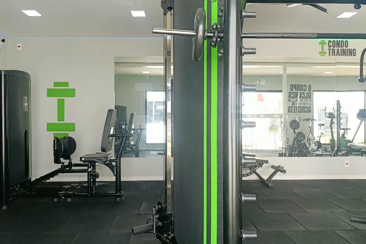 2-bedroom apartment in a building with a gym — photo 10