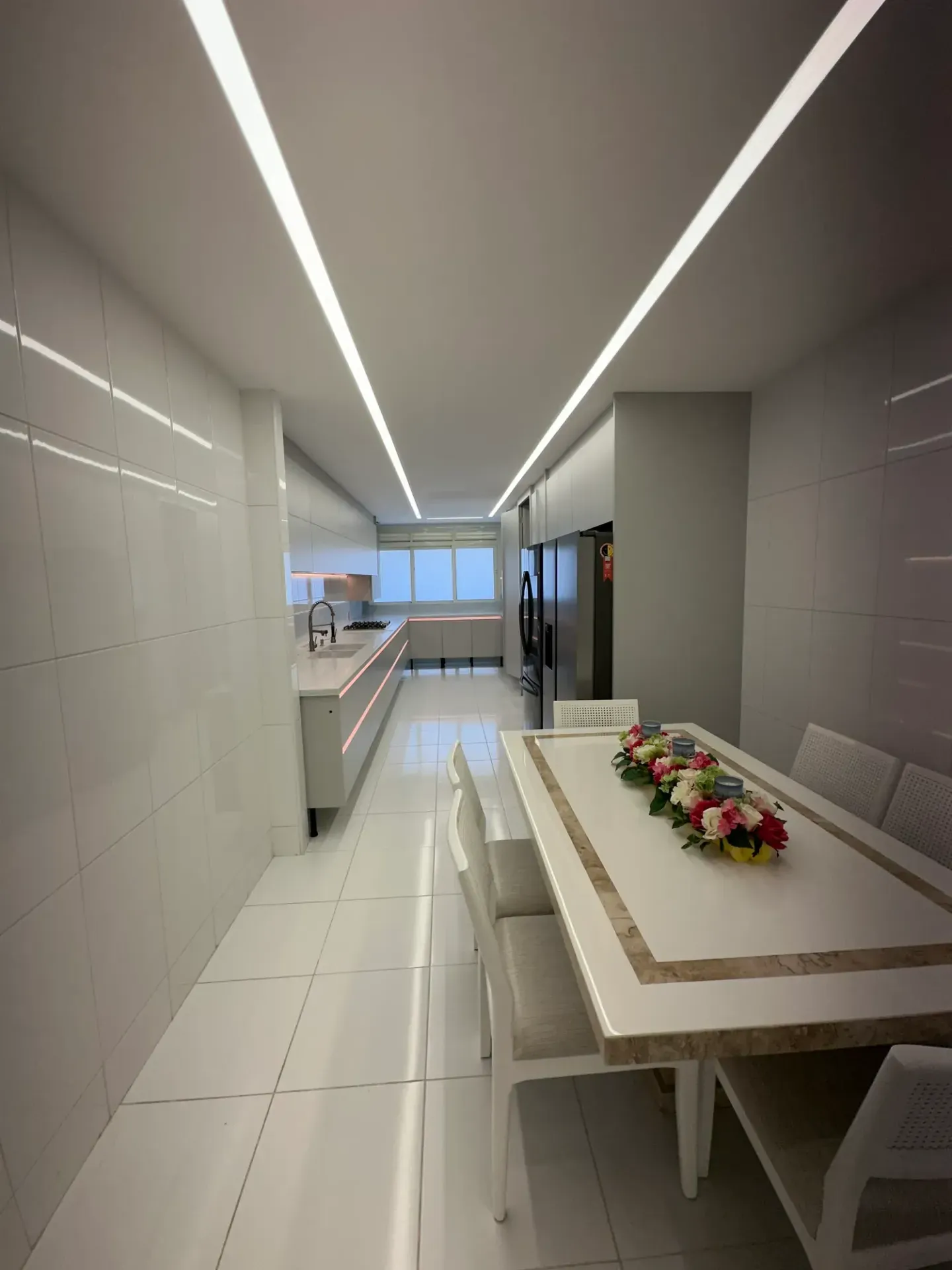 Duplex apartment with 600 m², 4 bedrooms and 4 parking — photo 33