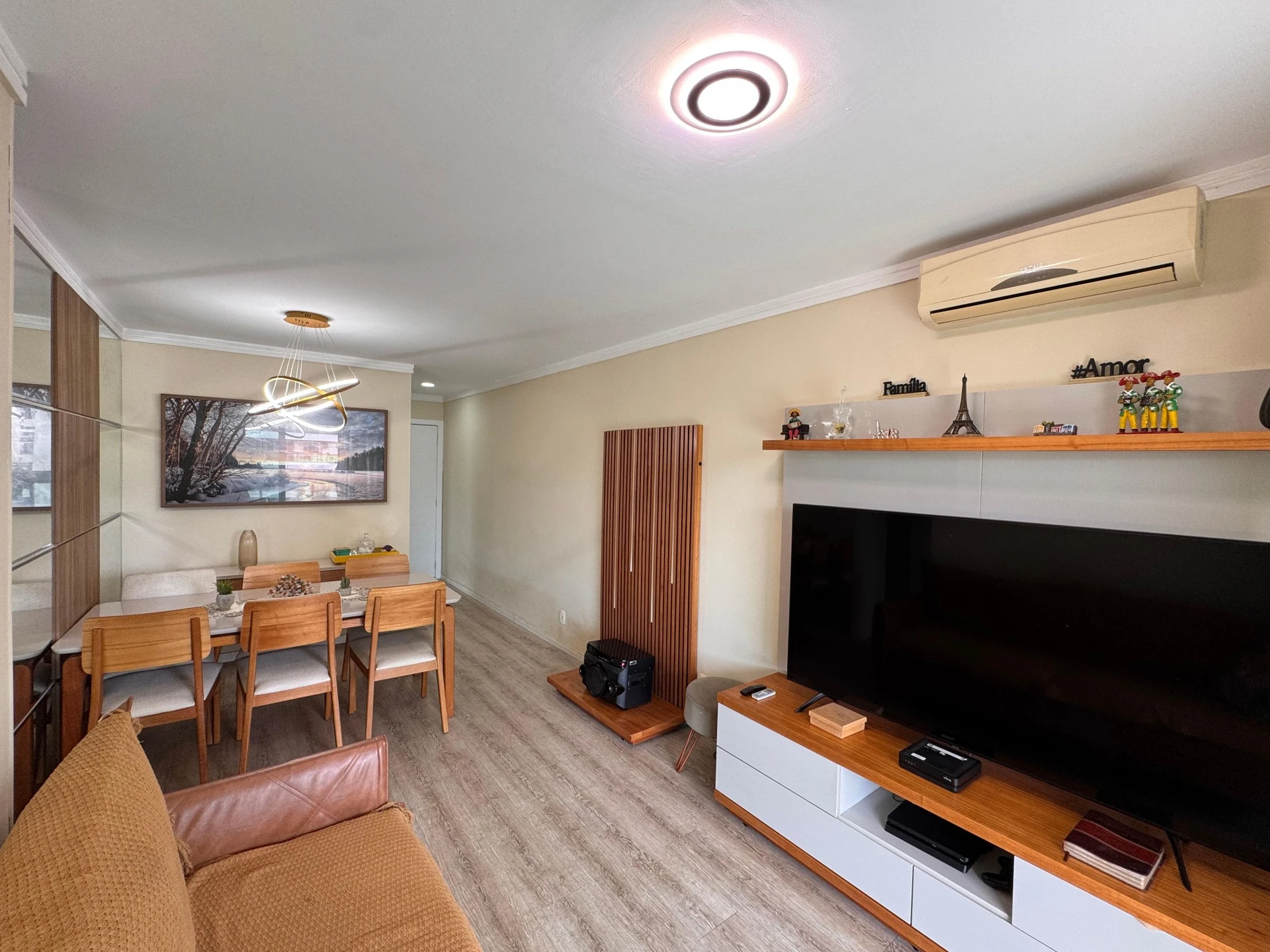 Glass-enclosed balcony in a 3-bedroom apartment, 96 m² — photo 13