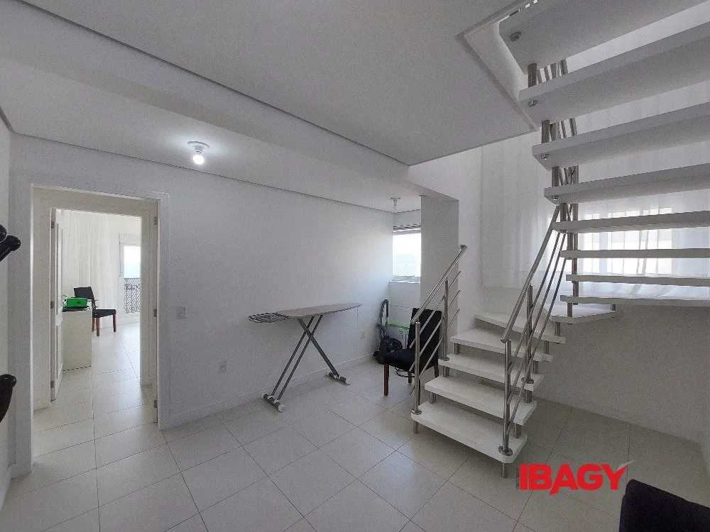 Furnished apartment with 3 en-suite bedrooms — photo 18