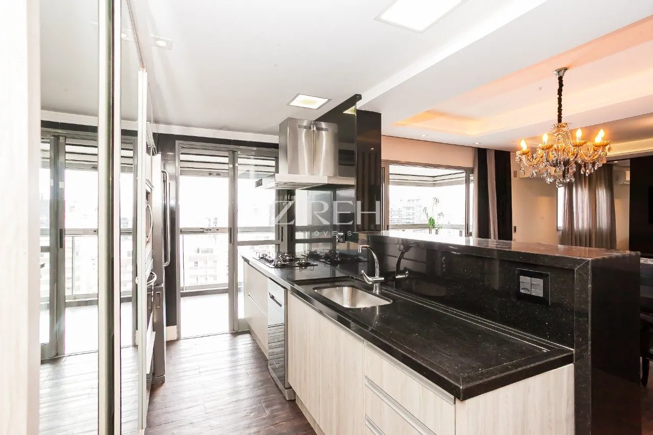 Furnished apartment, 134 m², with floor-to-ceiling windows — photo 5
