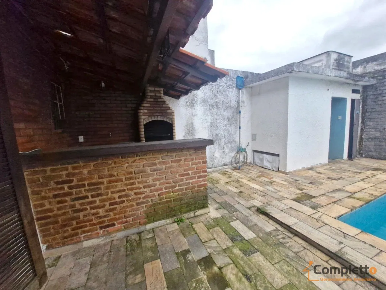 Casa de 220 m² con balcón gourmet y bañera — photo 26