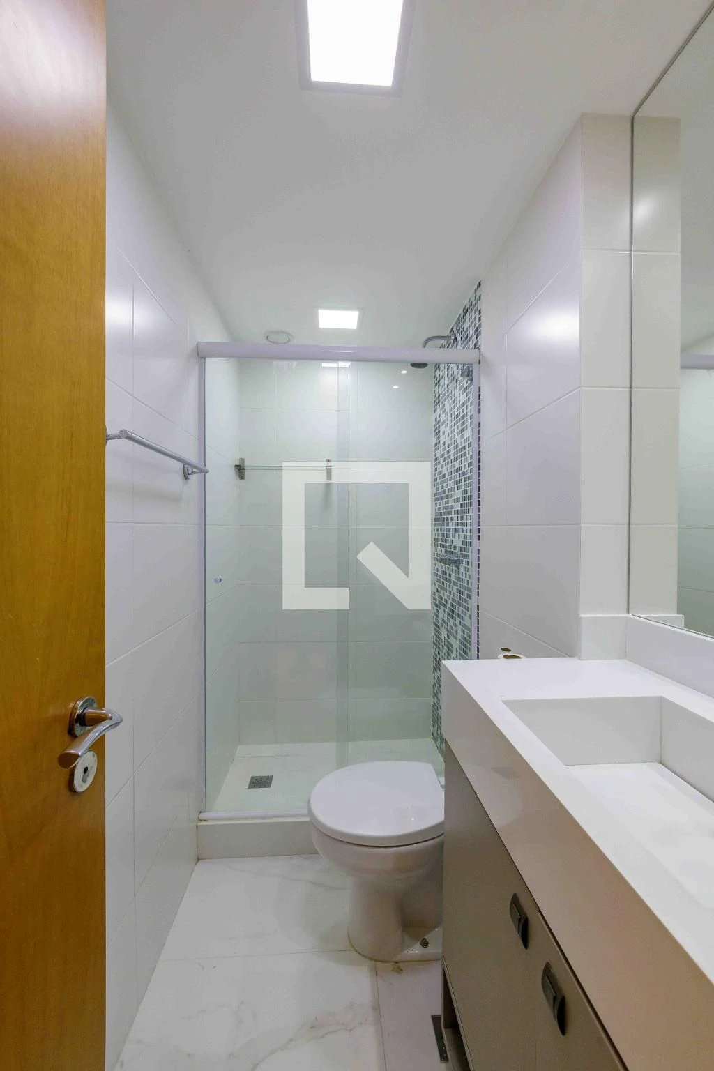 Apartamento mobiliado com 4 quartos e 4 banheiros — photo 49