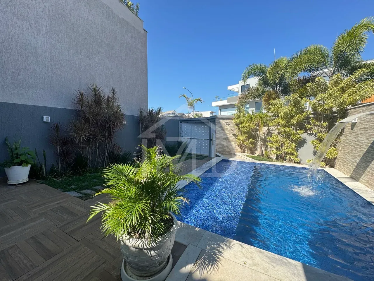 Furnished house with 4 suites and pool, 350 m² — photo 29
