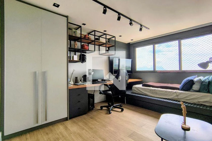 160 m² rental apartment with 4 en-suite rooms and balcony — photo 30